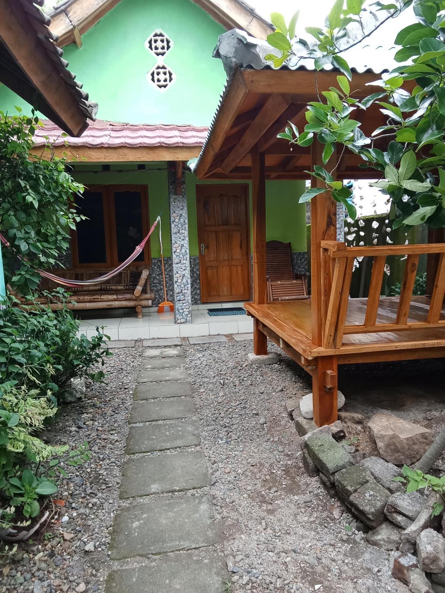 Pelangi Homestay Bungalow Gili Gede Sekotong Phòng bức ảnh