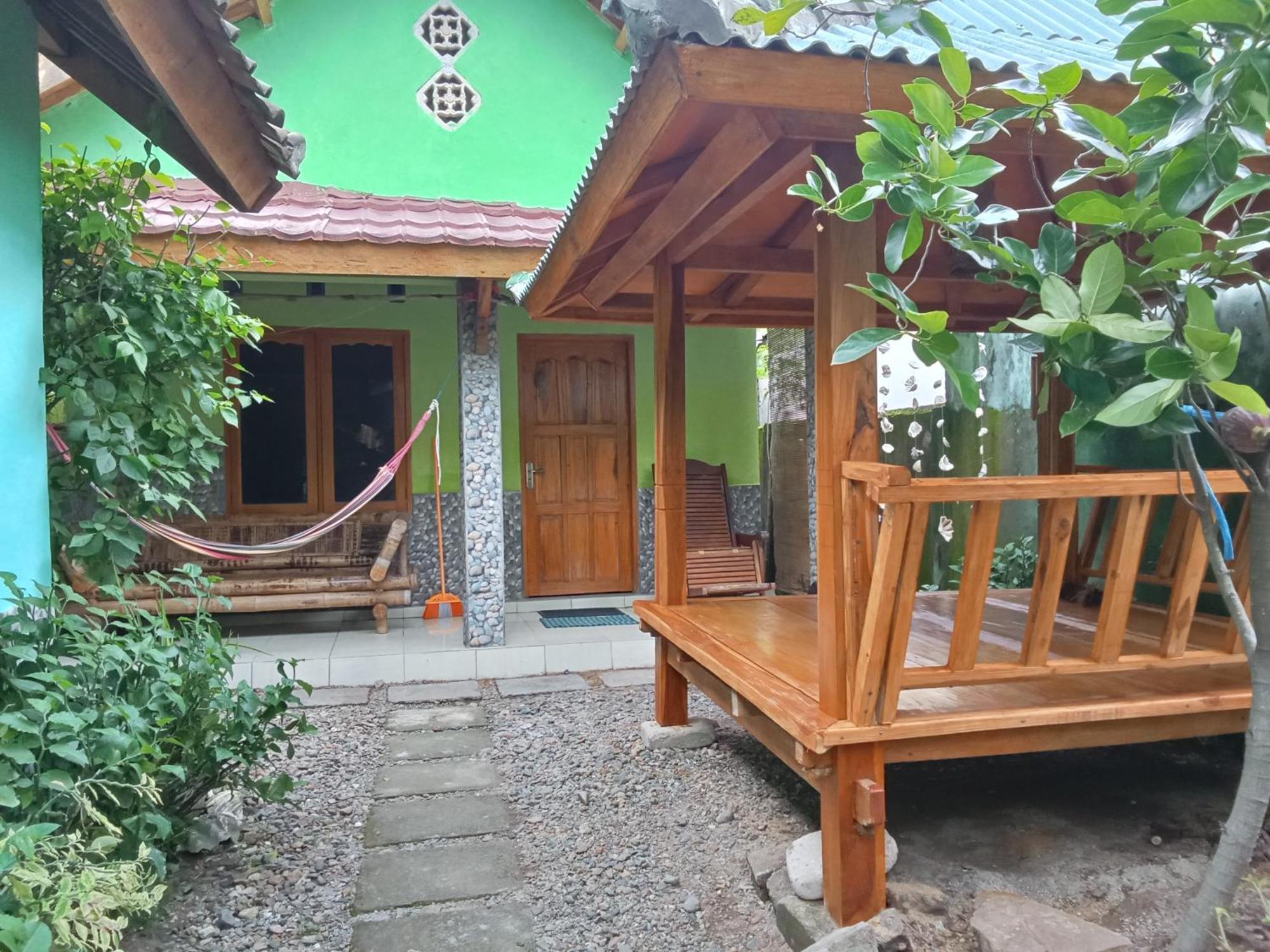 Pelangi Homestay Bungalow Gili Gede Sekotong Phòng bức ảnh